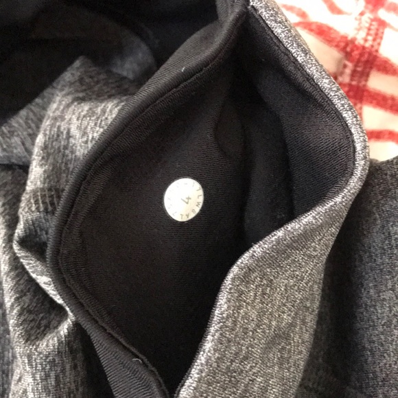 EUC lululemon Gray Legging - Picture 11 of 12